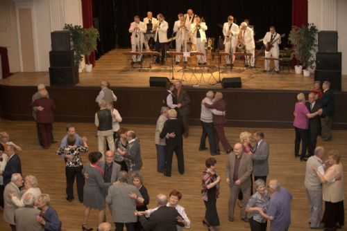 Foto: Centrální obvod Plzně zve seniory na středeční tanečky