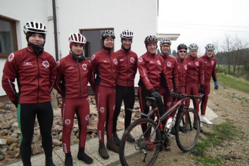 Foto: Cyklistická Sparta zahájila trénink na novou sezonu prvním kempem