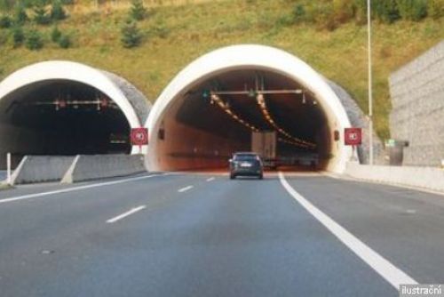 Foto: Od pondělka zavírá tunel Valík druhý tubus 