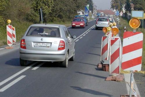 Foto: Dopravu v Plzni brzdí rozkopané silnice