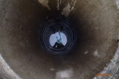 Foto: V Borovanech spadl v pátek muž do studny, zemřel