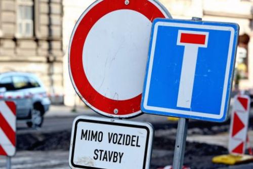 Foto: V centru Plzně budou další dopravní omezení 