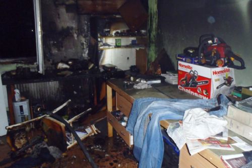 Foto: V Plzni hořel byt, jeden muž skončil v nemocnici