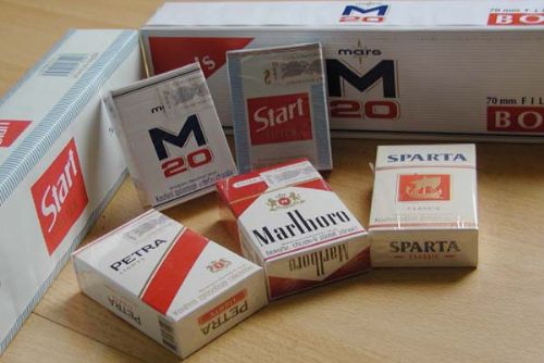 Foto: Ukradla v Plzni cigarety, vyšly ji na tisícovku