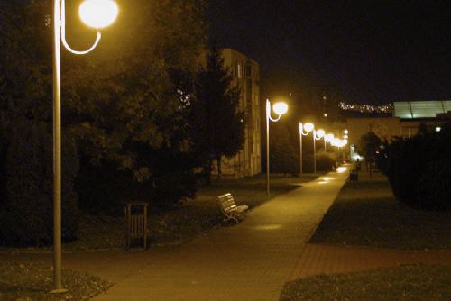 Foto: Veřejné osvětlení v Plzni přebírají dopravní podniky, k hlášení poruch slouží nové číslo