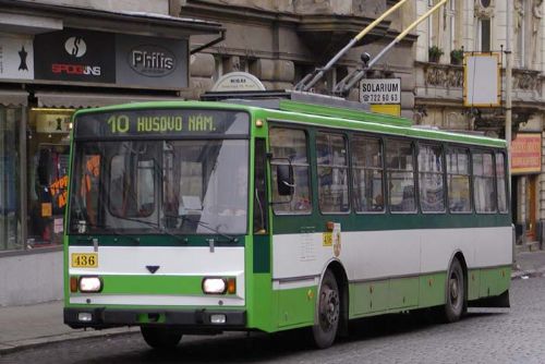 Foto: Invalida napadl řidiče trolejbusu. Neviděli jste to?
