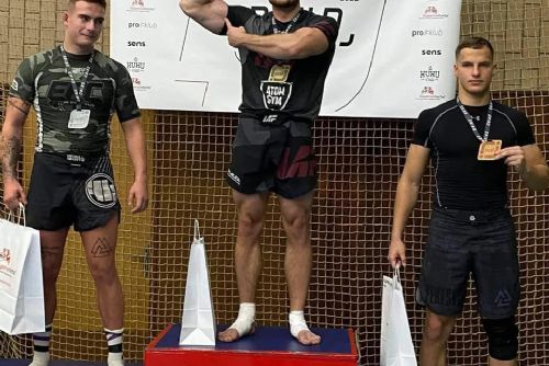 Foto:  MMA zápasník Jakub Šlaich (Atom Gym Plzeň) zvítězil na grapplingovém turnaji GRIND 1 PRAGUE