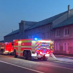 Tragický požár v Klatovech - zemřel známý veteránista Richard Vojík