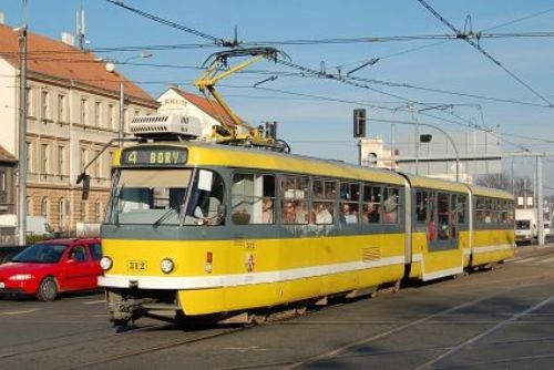 Foto: Porucha vodovodního řadu omezí od pondělka tramvaje