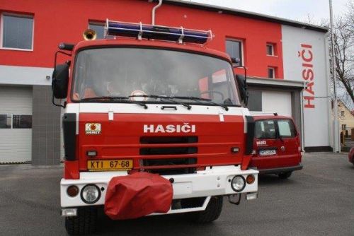 Foto: Třináct jednotek hasičů z Plzně požádá o dotaci na obleky, čerpadla a další
