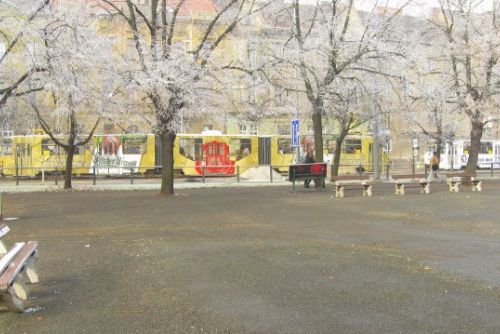 Foto: Na náměstí Míru v Plzni odhalí na státní svátek pomník