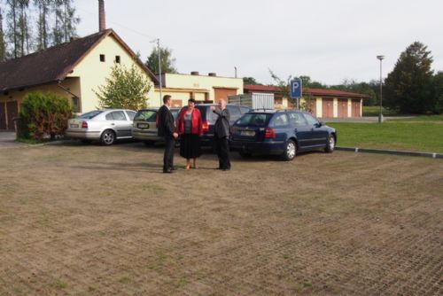 Foto: Nemocnice v Horažďovicích má nová parkovací místa a opravené silnice v areálu