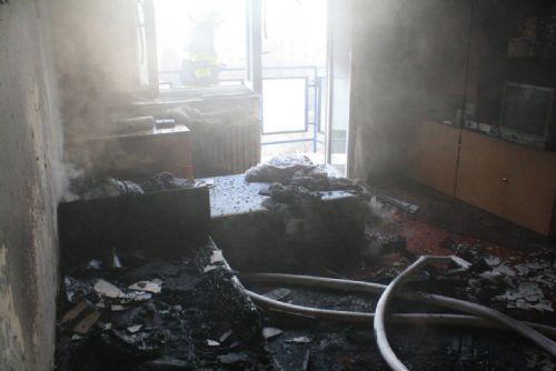 Foto: Při požáru bytu v Plzni Lobzích zemřel ve středu muž