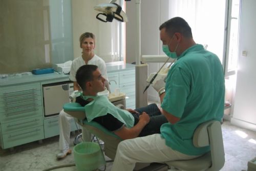 Foto: Zubní klinice v Plzni chybějí lékaři a musí omezit péči