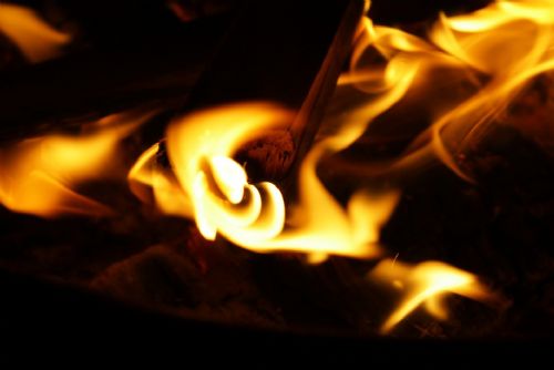 Foto: V Mokrouších hořelo, na místě našli mrtvého muže