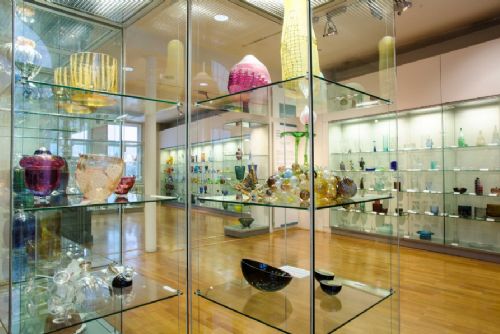 Foto: V šumavském Anníně  se v neděli otevírá muzeum skla
