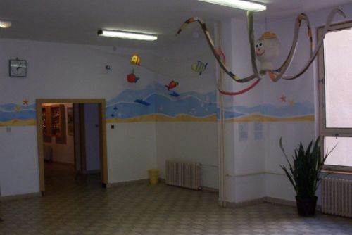 Foto: Základní škola v Kralovické ulici chce rekonstrukci výtahu i bezbariérové rampy 