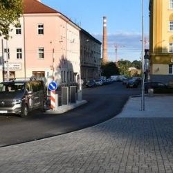 Nová parkovací zóna G v Doudlevecké ulici - tisíc míst a P+G u stadionu