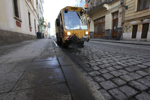 Foto: Do ulic vyjedou čistící vozy - pozor na dopravní značení