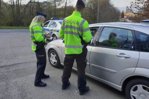 Foto: Policisté v Plzni obsadili silnice