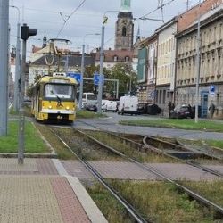 Dnes započala rekonstrukce trati na Skvrňany