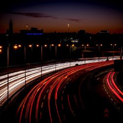 Mladík svištěl městem rychlostí 96 km/h a bizardní výmluvou