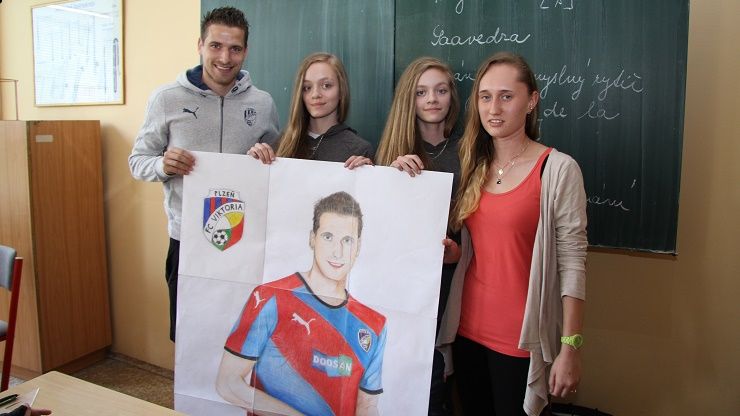 Viktorka do škol: Honza Kovařík se setkal s autorkami vítězného obrázku