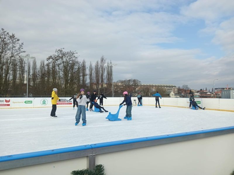 Kluziště na Slovanech zůstává otevřené až do 15. února 2026