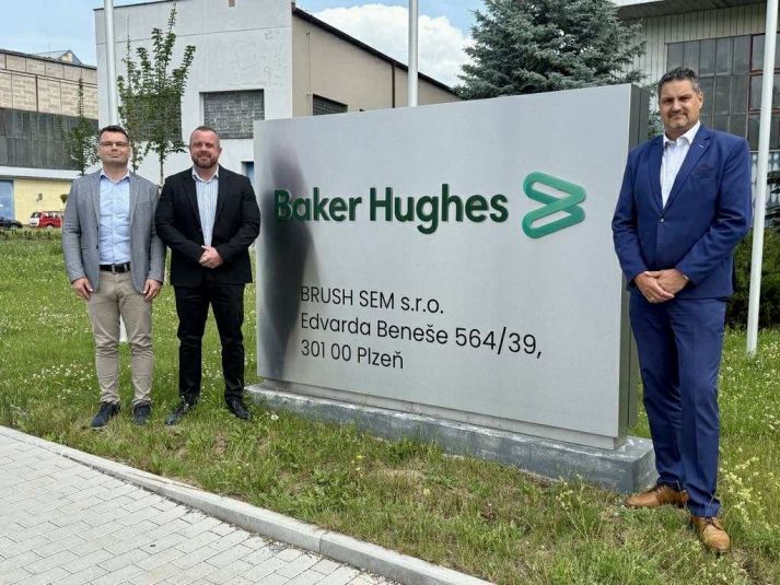 Dobrovolníci z Baker Hughes uklidili část obvodu