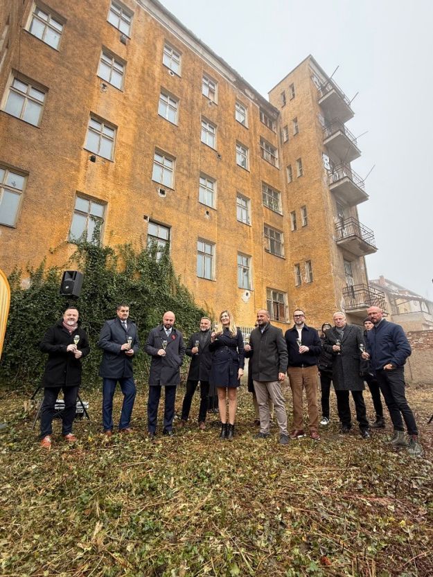 Resslova ulice se mění, z domu duchů vznikne domov pro desítky lidí