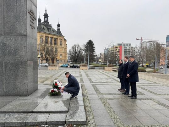 Trojka si dnes připomněla dvě smutná výročí