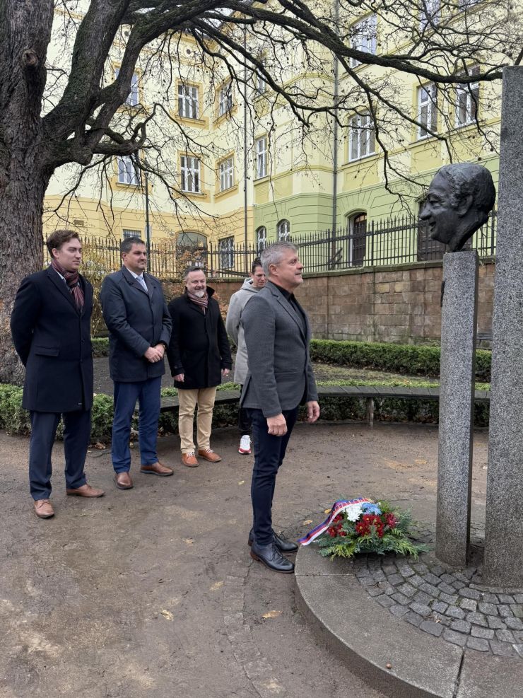 Trojka si připomněla výročí narození Miroslava Horníčka