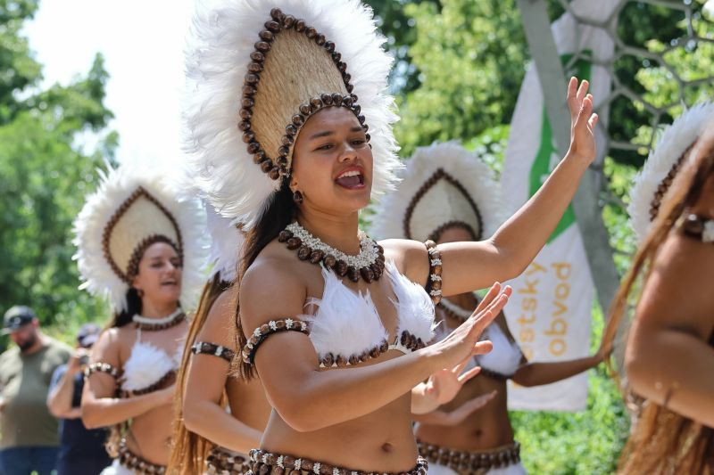 Doubravecké folklorní odpoledne nabídlo domácí, zahraniční i exotický folklor