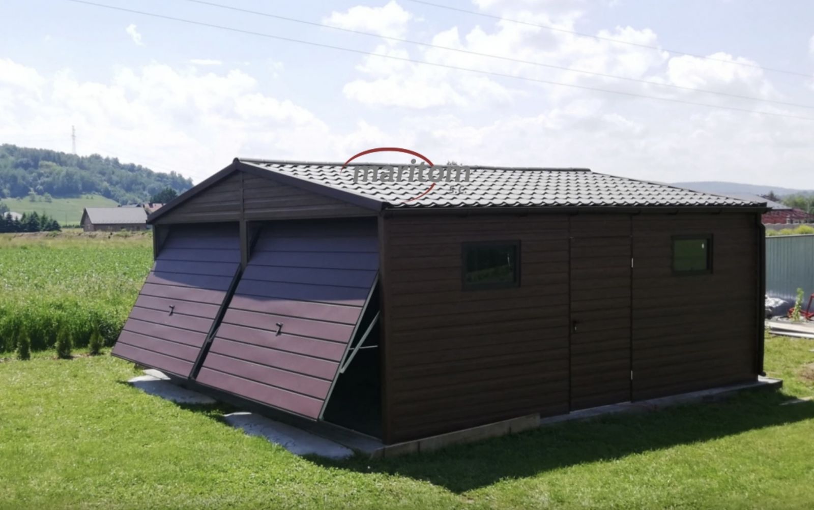 Moderní alternativa: plechová garáž pro váš pozemek