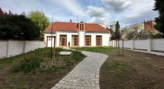 Plzeňské dvorky slaví 10 let: Nové lokality a průvodci