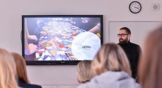 Plzeňští učitelé mění známky za slovní hodnocení