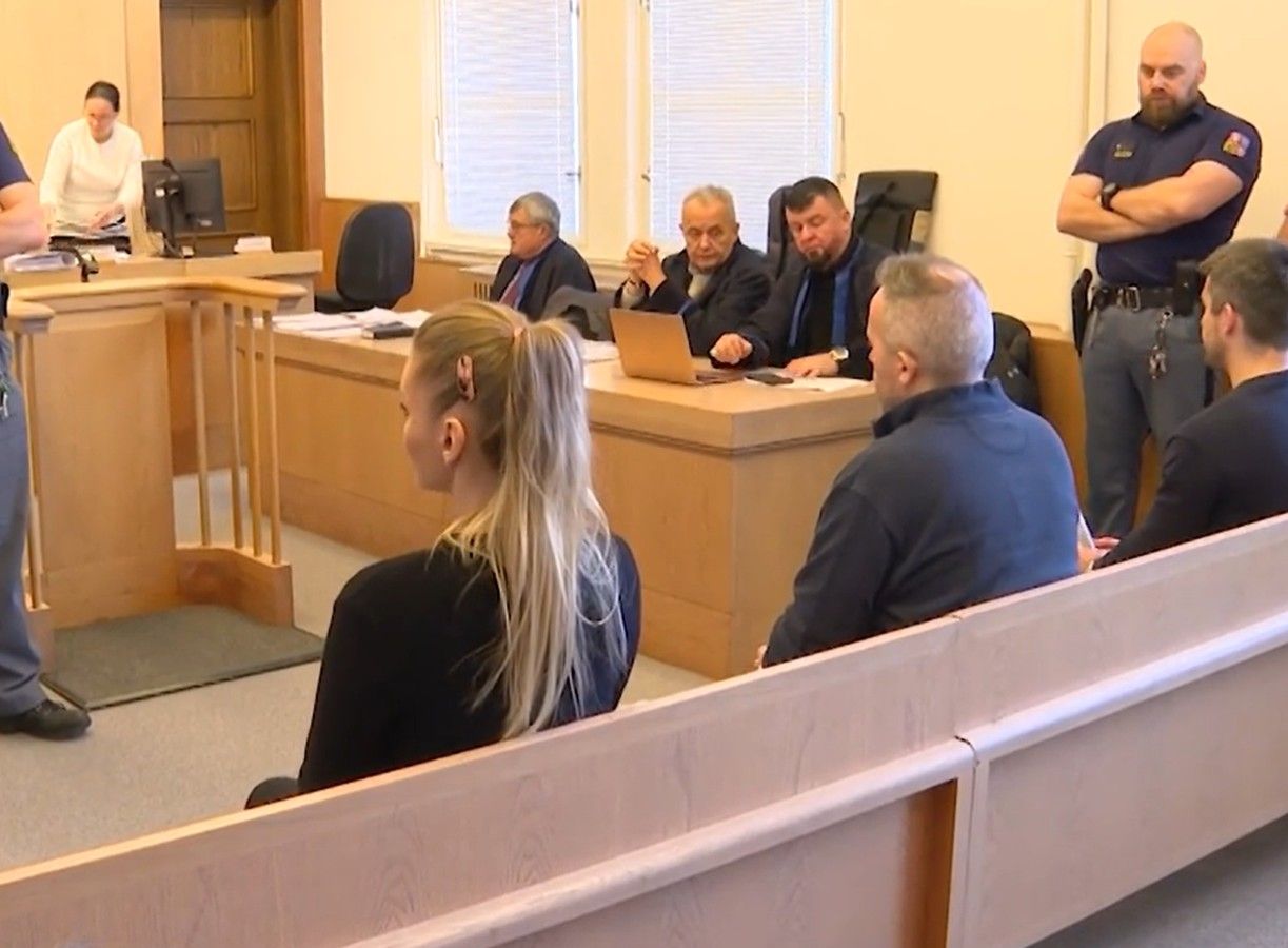 Vrchní soud potvrdil tresty za vraždu starosty hřebíkovačkou