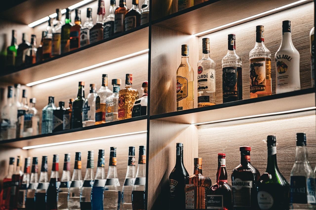 Opakované krádeže v Klatovech - kradl alkohol, skončil ve vazbě