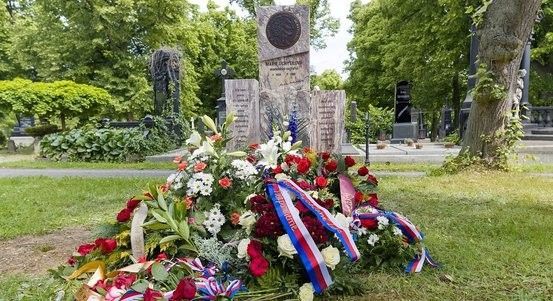 Plzeň uctila Marie Uchytilovou čestným hrobem na Ústředním hřbitově