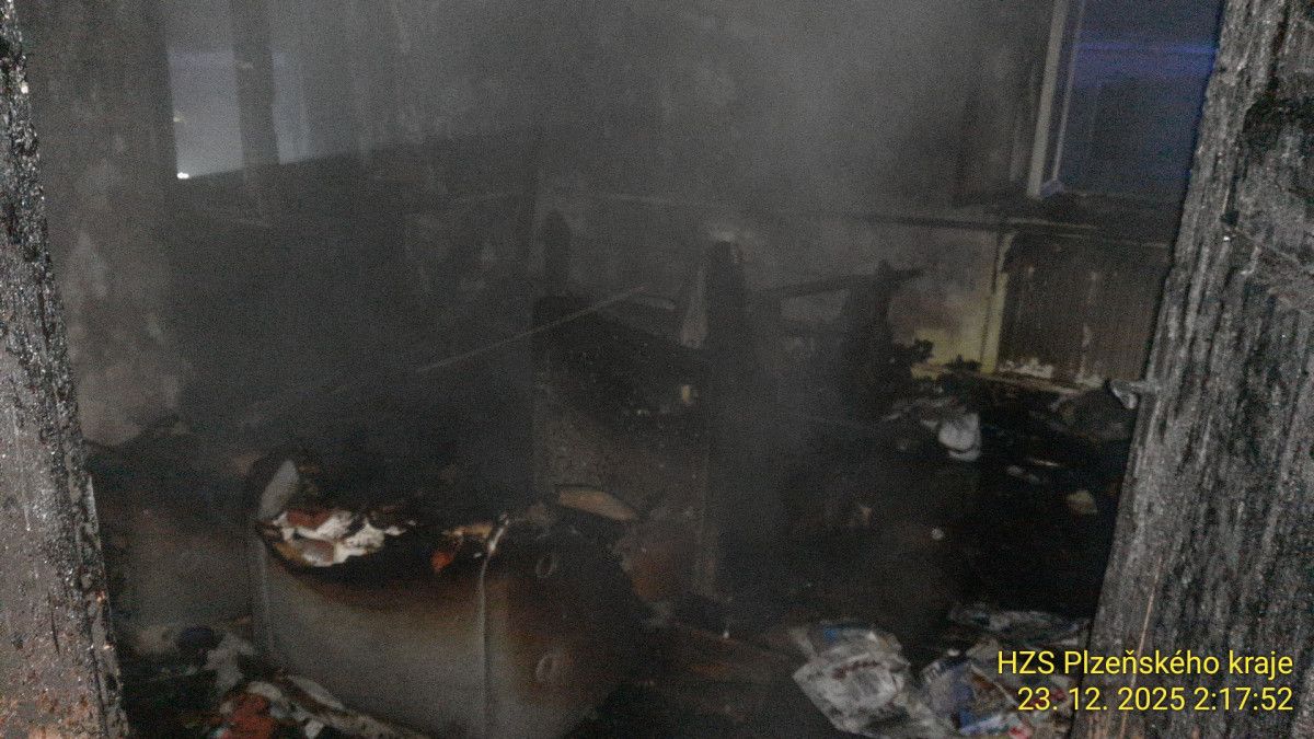 Požár v Horšovském Týně zranil dvě osoby