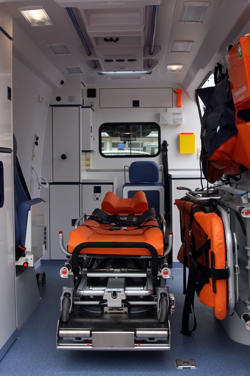 V Domažlicích srazil autobus ženu, policie hledá svědky