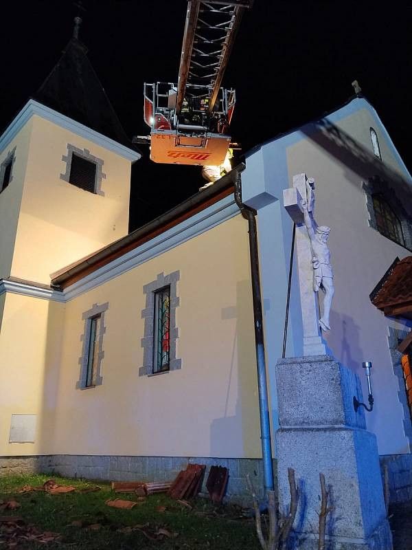 Drogy, žloutenka a škoda za 150 tisíc - muž zničil historickou kapli