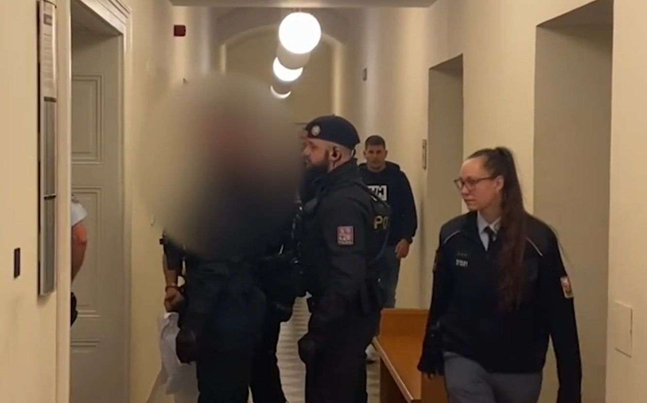 Lékař obžalován z vraždy a znásilnění: hrozí mu doživotí