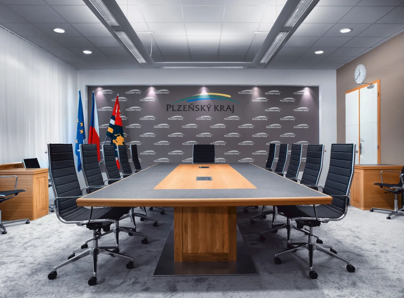 Policejní razie na úřadě Plzeňského kraje - podezření u projektu za 2 miliardy