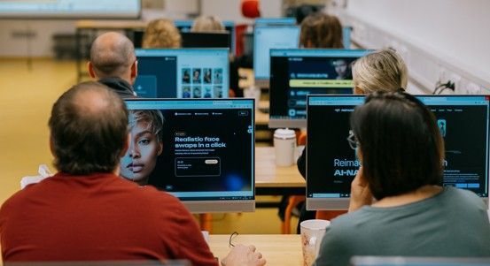 Robotika v Plzni: AI mění výuku, učitelé zůstávají klíčoví