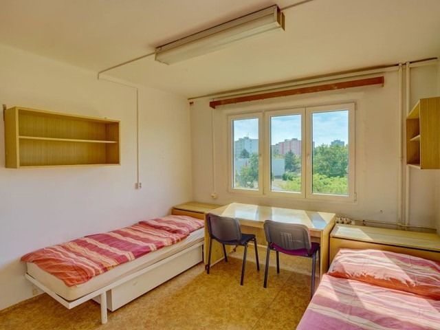 Nově zrekonstruovaná kolej ZČU v Baarově ulici je již plná