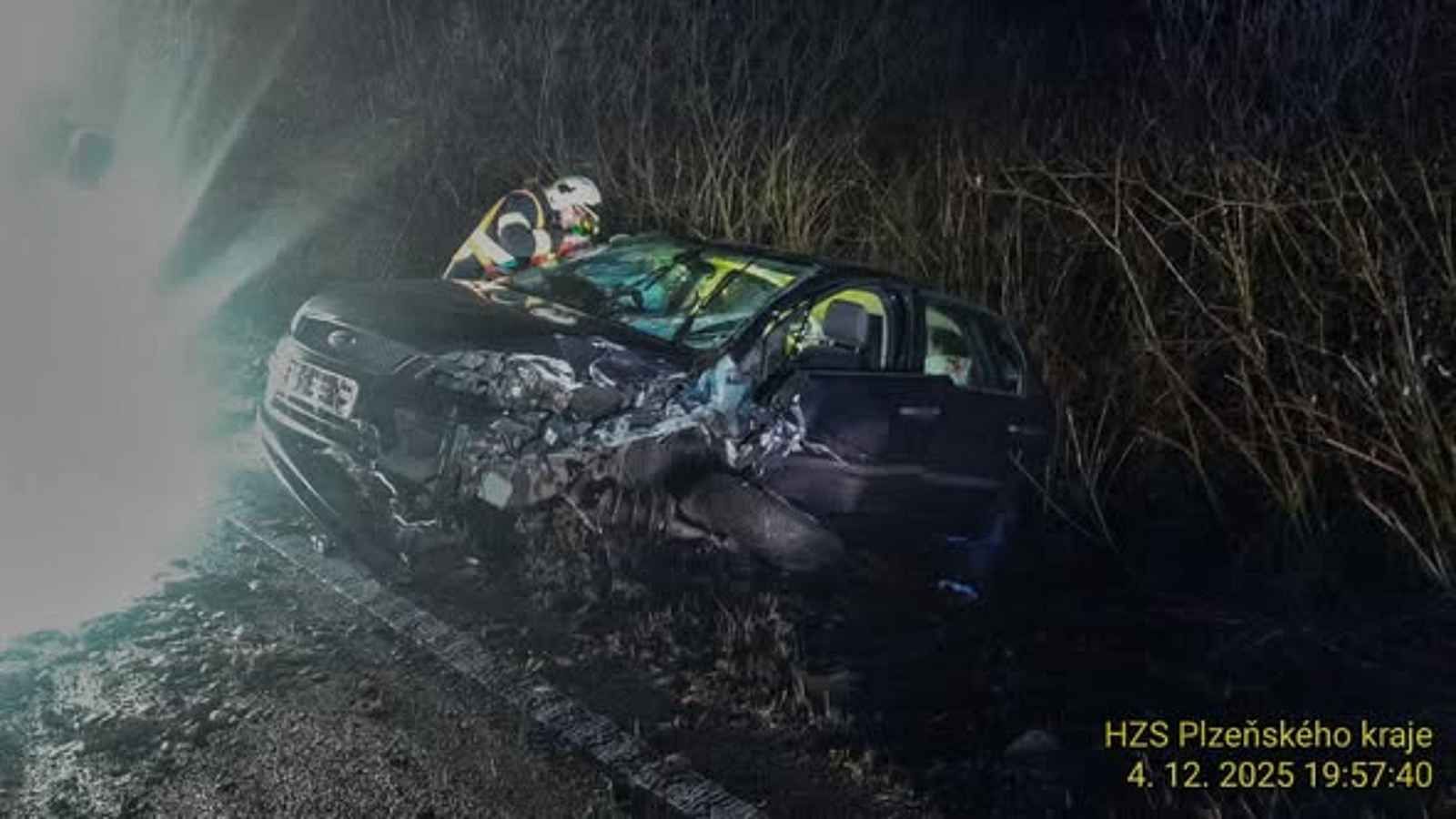 Opilý a zdrogovaný řidič způsobil nehodu u Zadního Chodova
