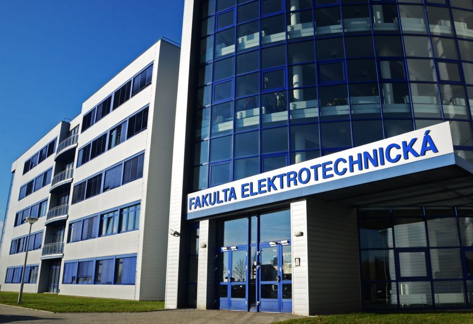 Univerzita v Plzni otevírá mimořádné studium pro veřejnost