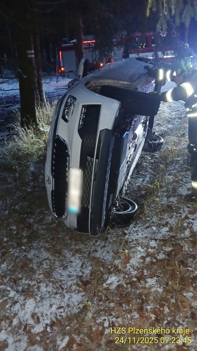 Dopravní chaos na D5 - nehody zablokovaly dálnici i okolí