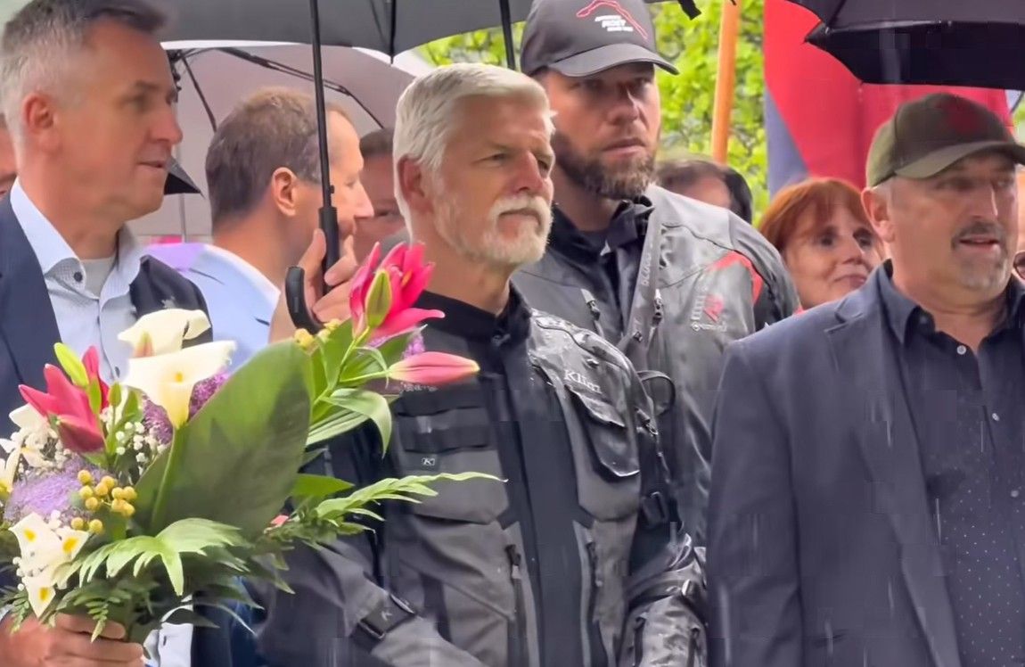 Prezident Pavel odhalil na Šumavě pomník - zdůraznil význam historie a vzpomínek